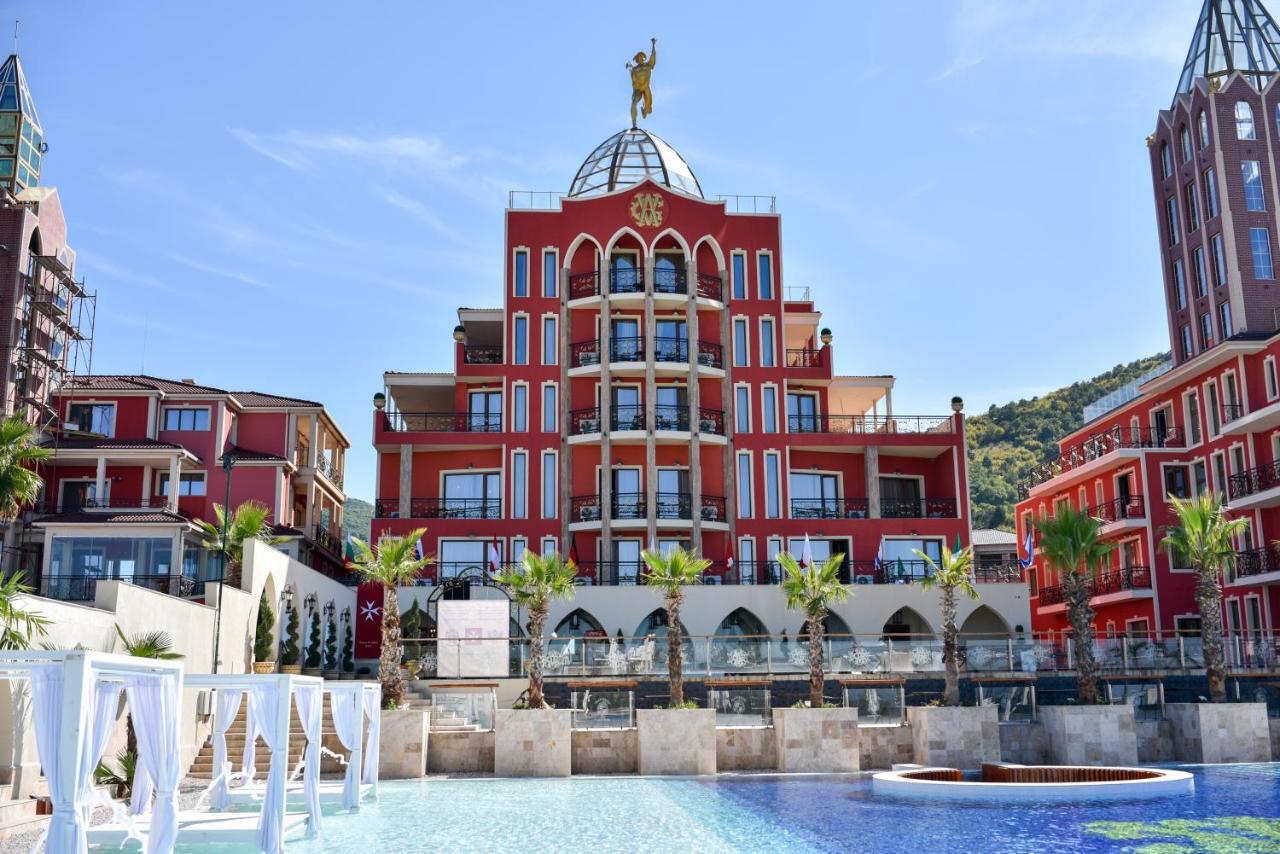 Alchemist Residence Von Goldenburg Belaştiţa Exterior foto