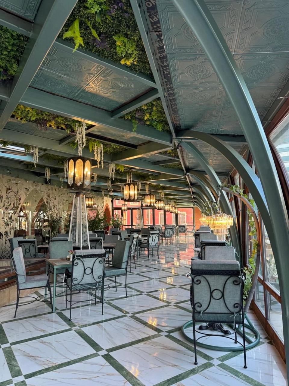 Alchemist Residence Von Goldenburg Belaştiţa Exterior foto